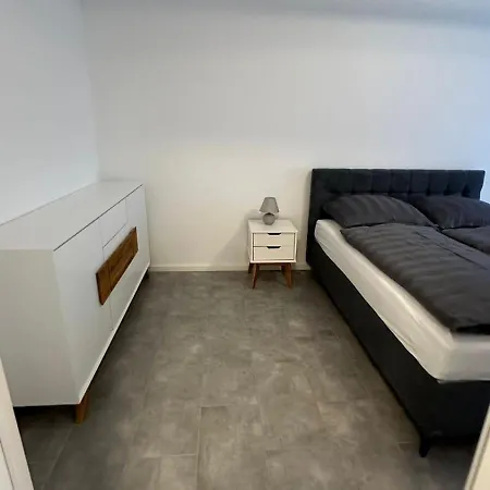 Διαμέρισμα Sehr Schoene 2-zimmer Mit Garten W184