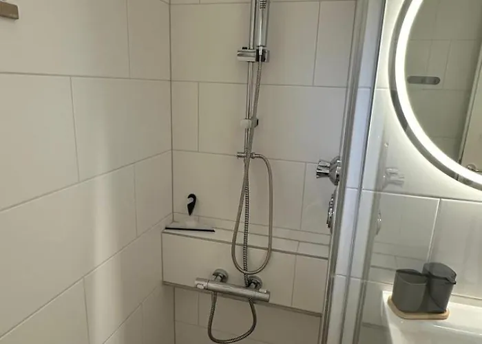 Lägenhet Sehr Schoene 2-zimmer Mit Garten W184 *