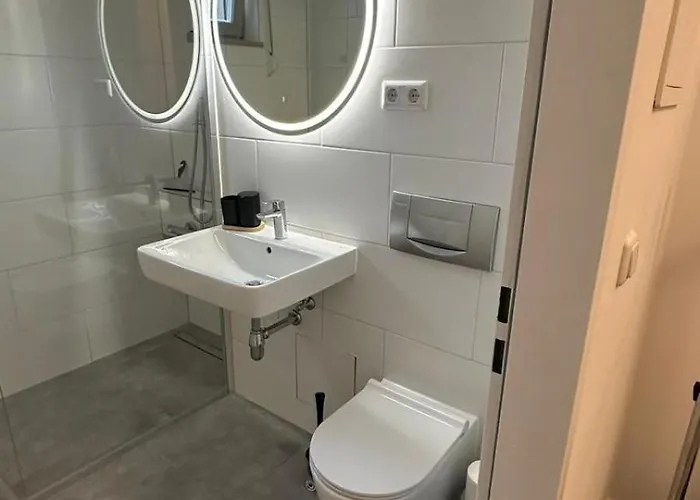 Sehr Schoene 2-zimmer Mit Garten W184 * Schönefeld