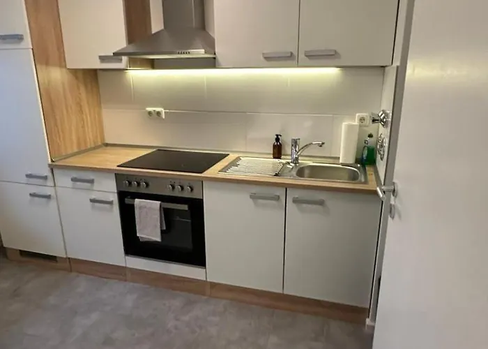 Sehr Schoene 2-zimmer Mit Garten W184 Schönefeld